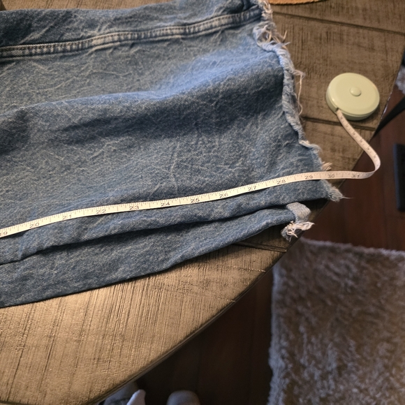 269. Wrangler Worldwide Wide Leg Raw Hem Jeans - Picture 6 of 8